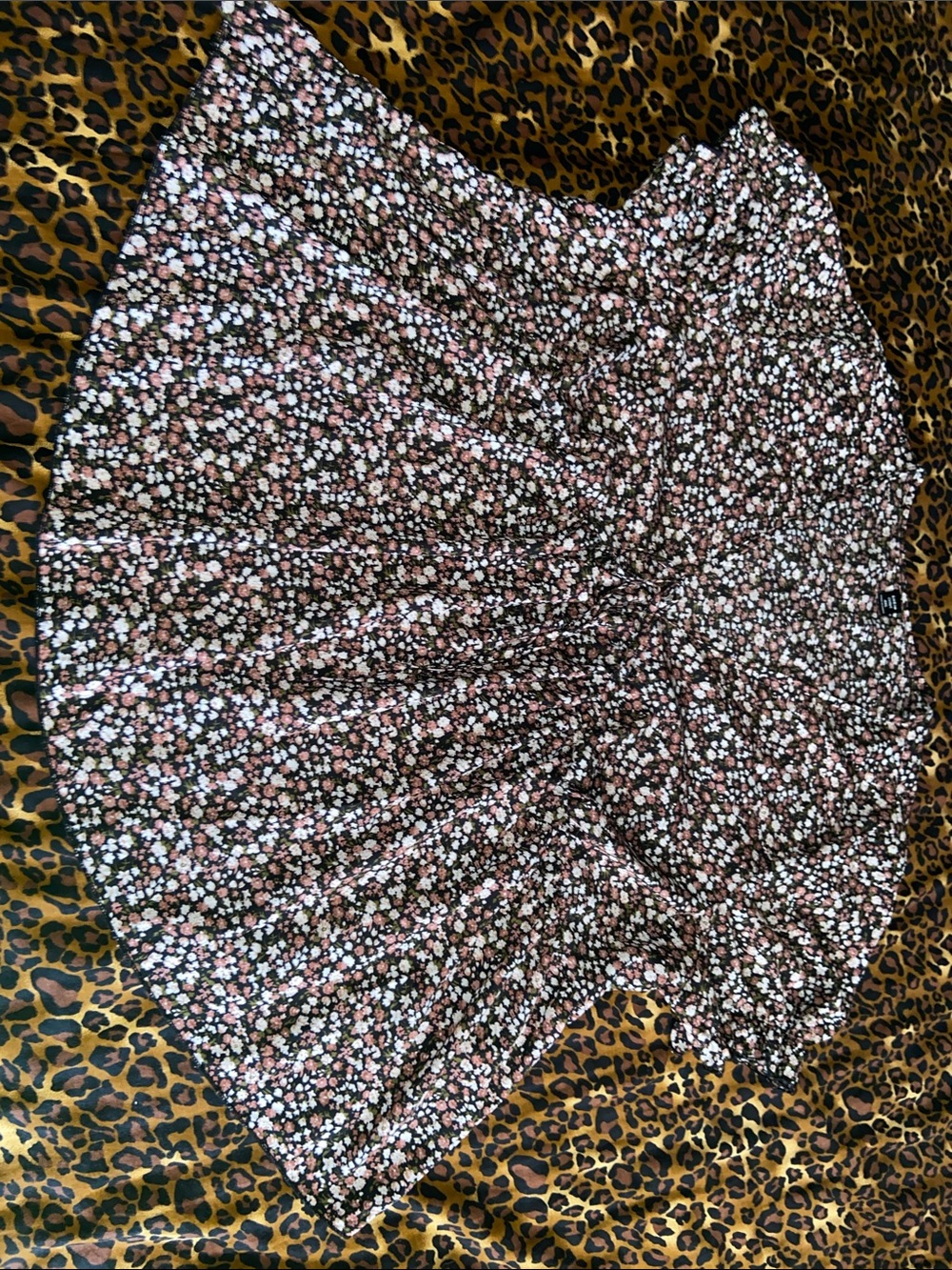 SHEIN Curve Brown Floral Top with White Blossoms